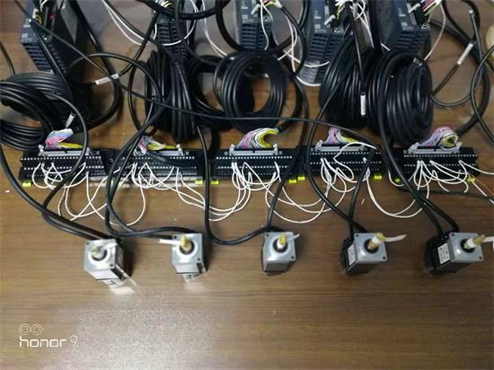 號外!號外_三菱定位新用法:FX5U內置32軸總線定位!